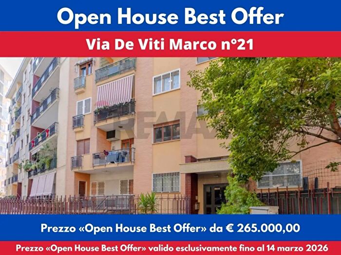 Appartamento con 5 locali in vendita in Via De Viti De Marco, Bari