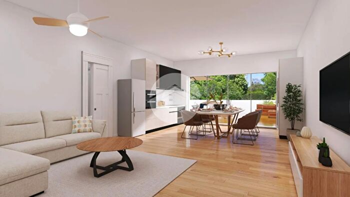 Appartamento trilocale in vendita in Via Carlo Pisacane, Magenta