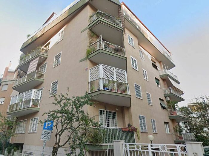 Appartamento bilocale in affitto in Via Rocca Sinibalda, Africano Villa Chigi, Roma