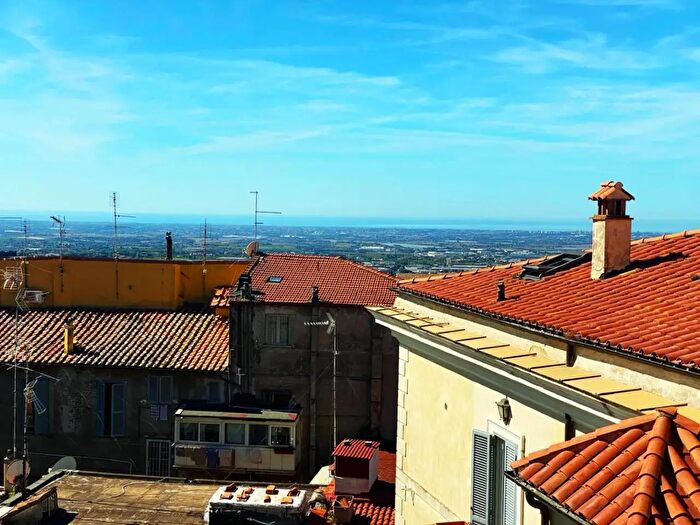 Appartamento con 5 locali in vendita in Via Aurelio Saffi, Albano Laziale