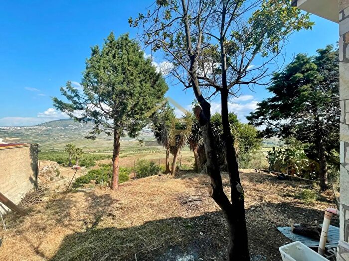 Casa quadrilocale in vendita in Contrada Gagliardetta, Castellammare Del Golfo