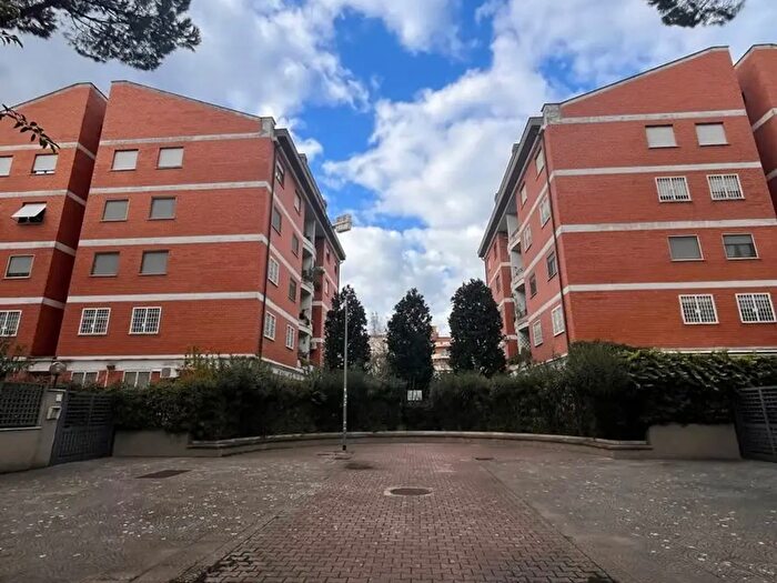 Appartamento quadrilocale in vendita in Via Ada Negri, Roma