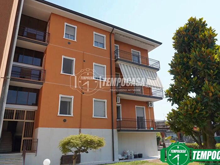 Appartamento trilocale in vendita in Via Gaeta, Bagnolo Cremasco