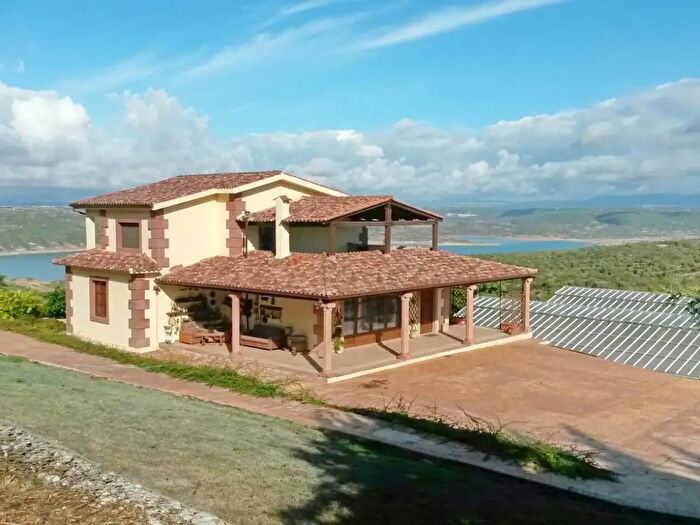 Casa con 5 locali in vendita in Località Brogo, Sorradile