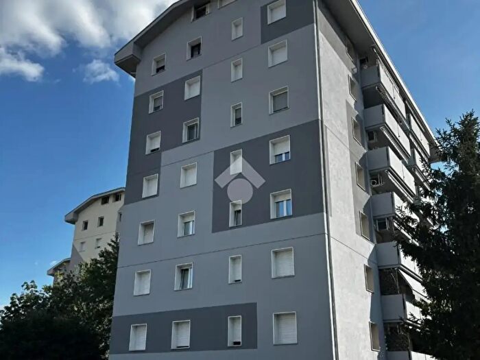 Appartamento quadrilocale in vendita in Via Cesena, Verona