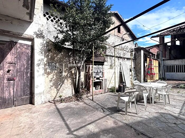 Casa quadrilocale in vendita in Via Palestro, Vestigne
