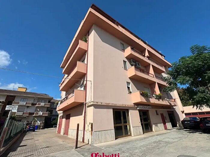 Appartamento quadrilocale in vendita in Via II Vico Trignina, San Salvo