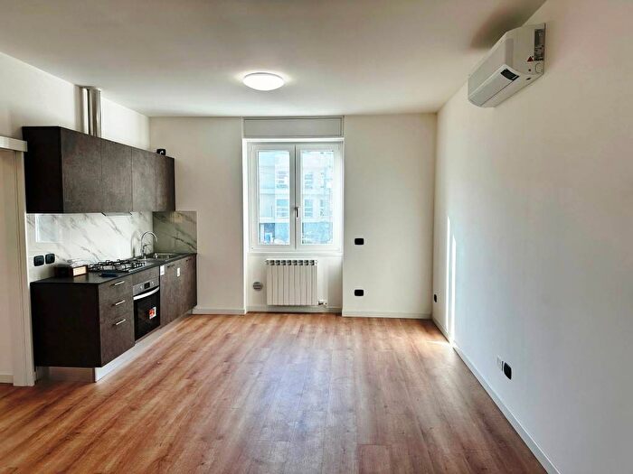 Appartamento trilocale in affitto in Via Aquileia, Borgo Roma, Verona