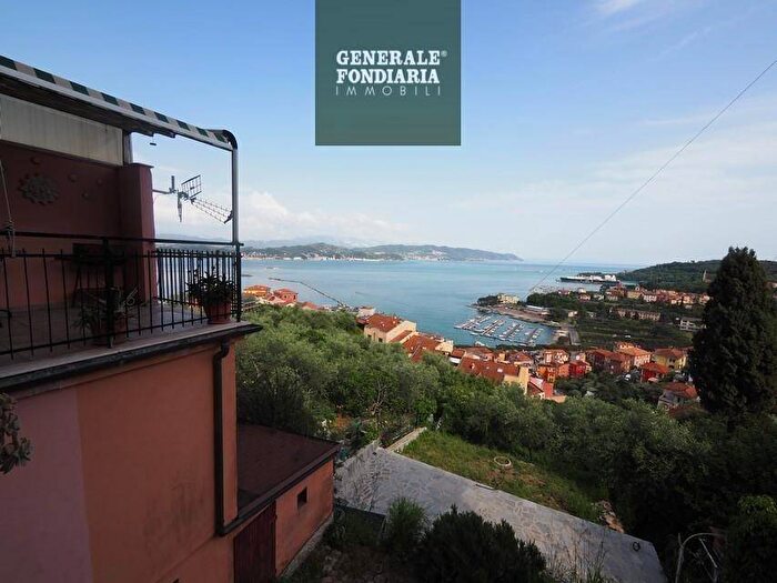 Appartamento con 5 locali in affitto in Marola Campiglia, La Spezia