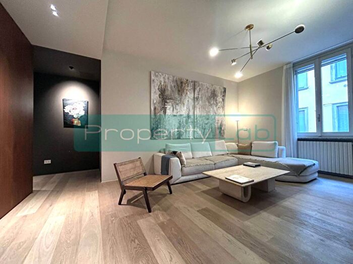 Appartamento trilocale in affitto in Via Vincenzo Monti, Vincenzo Monti, Milano