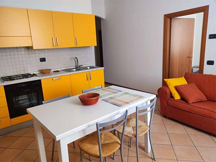 Appartamento bilocale in affitto in Via Segantini, Centro, Arco