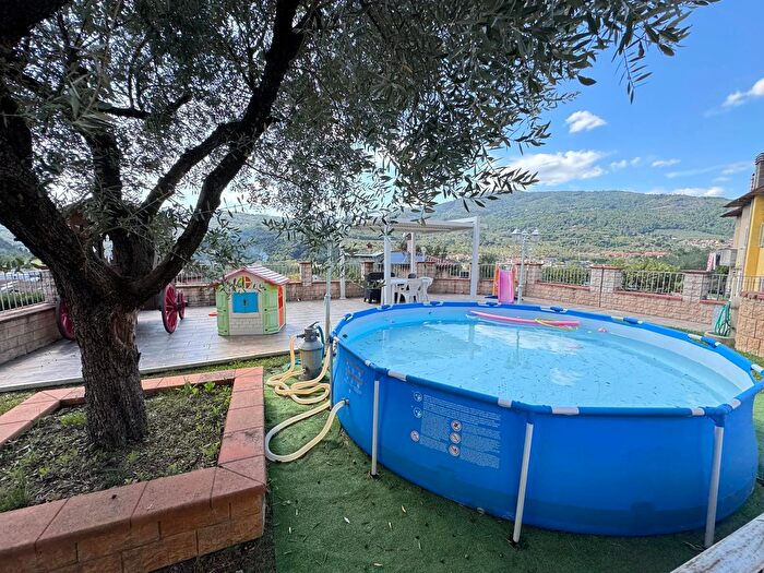 Casa con 5 locali in vendita in Via Don Milani, Vaiano