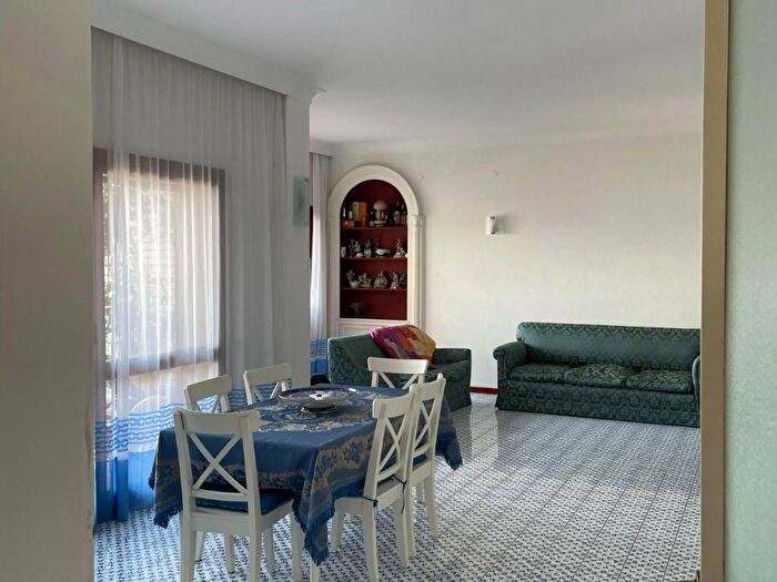 Appartamento quadrilocale in affitto in Via Torquato Tasso, Piazza Amedeo Parco Margherita, Napoli