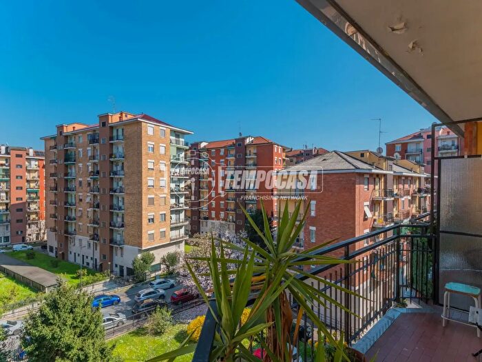 Appartamento trilocale in vendita in Via Chianciano, Milano