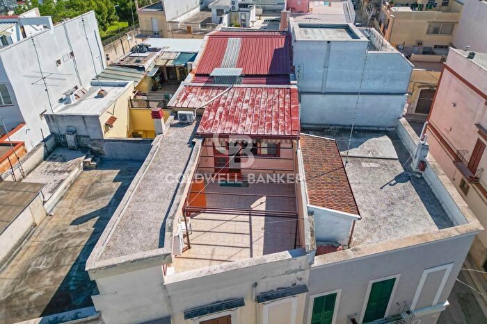 Casa con 6 locali in vendita in Via Michele Troia, Andria