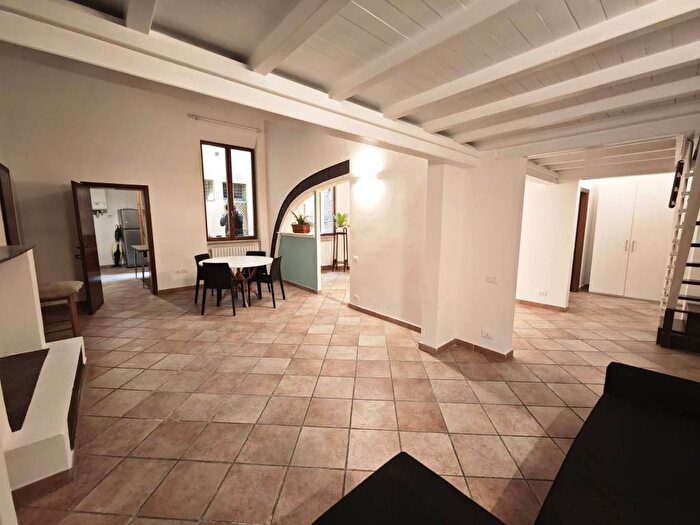 Appartamento trilocale in affitto in Via Cartoleria, Santo Stefano, Bologna