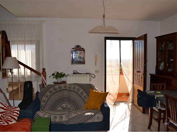 Casa quadrilocale in affitto in Lucignano