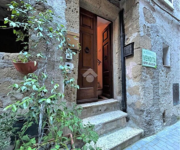 Appartamento trilocale in vendita in Via Giuseppe Mazzini, Farnese