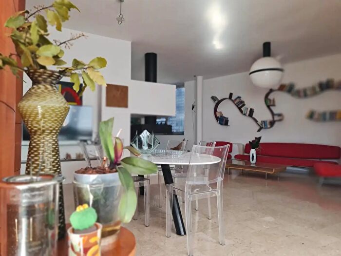 Appartamento con 6 locali in vendita in Via Tommasi Arnoni, Cosenza