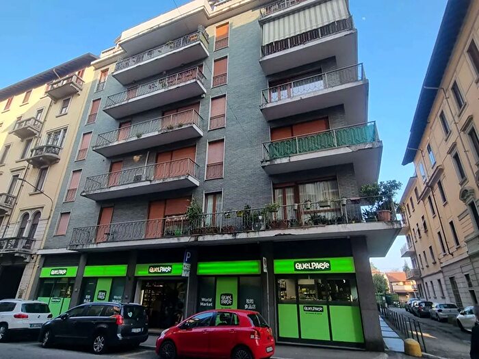 Appartamento con 5 locali in vendita in Via Piave, Varese