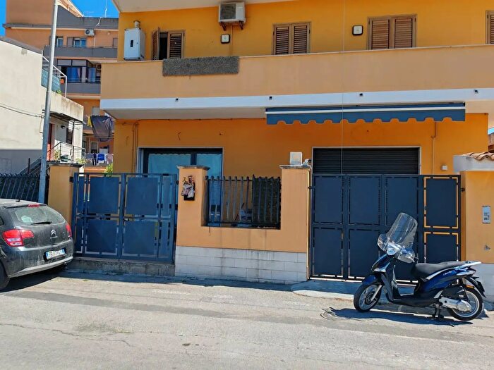 Appartamento quadrilocale in vendita in Via Ungheria, Siracusa
