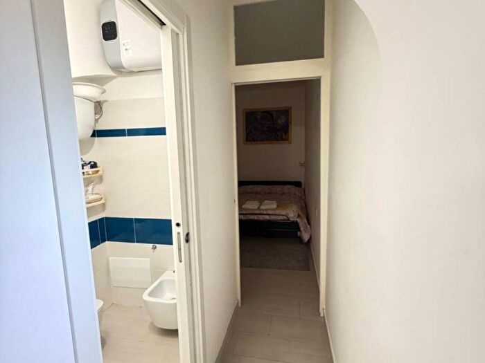 Appartamento monolocale in affitto in Via Atri, Centro Storico, Napoli