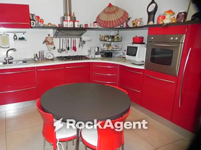 Appartamento con 5 locali in vendita in Via Pietro Nenni, Montecarotto