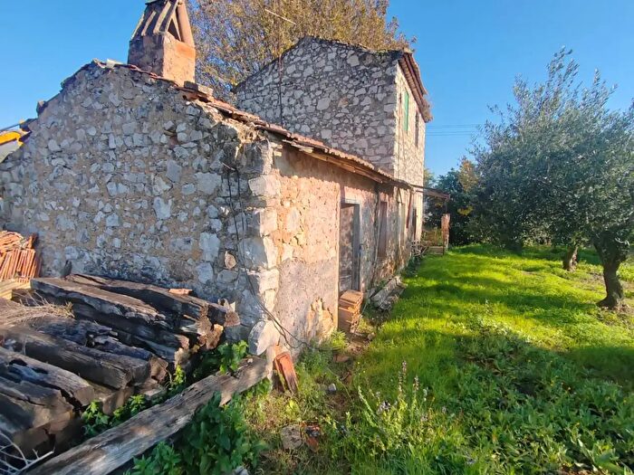 Casa con 5 locali in vendita in Via Stradone delle Grotte, Priverno