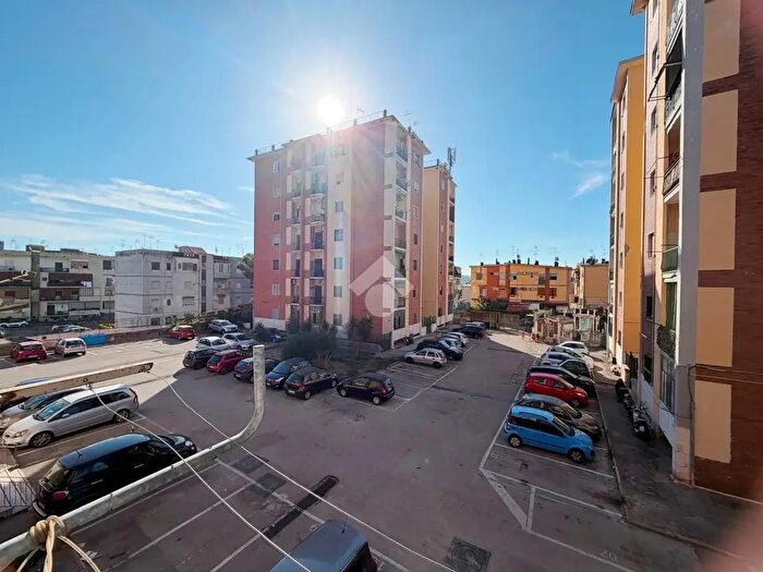 Appartamento con 5 locali in vendita in Viale Traiano, Napoli