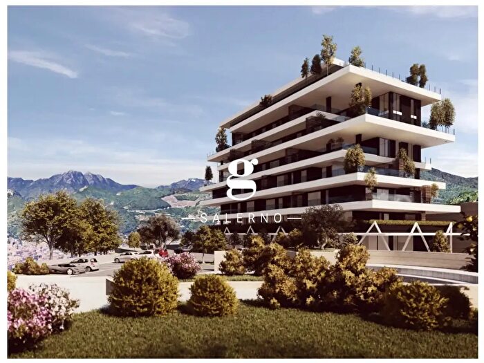 Appartamento quadrilocale in vendita in Via Ennio dAniello, Salerno