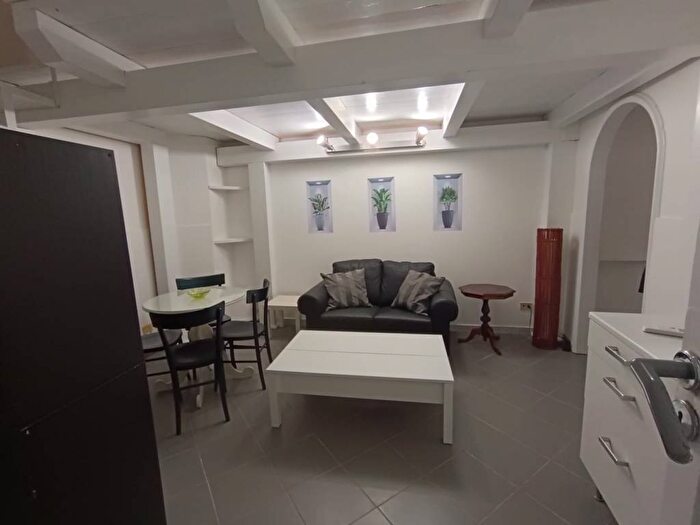 Appartamento bilocale in affitto in Via Nicola Aversano, Carmine, Salerno