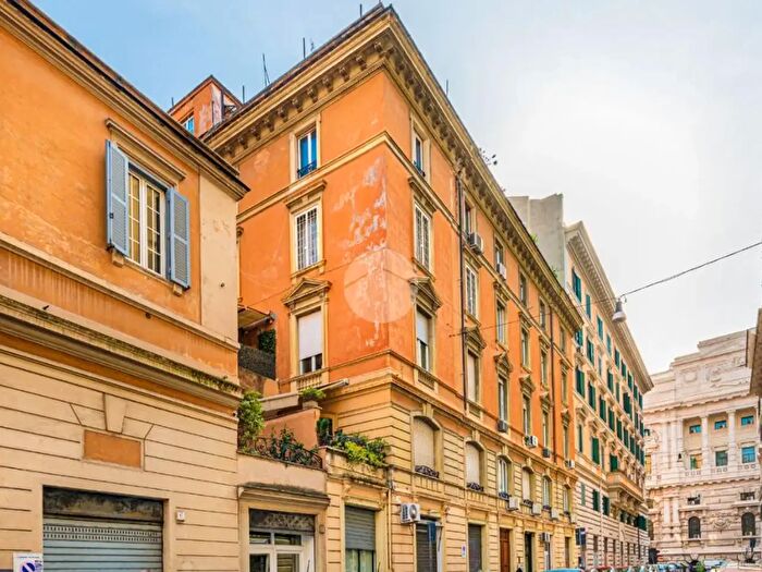 Appartamento con 5 locali in affitto in Via Luigi Calamatta, Roma