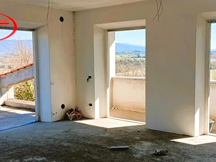 Appartamento trilocale in vendita in Laterina, Laterina Pergine Valdarno