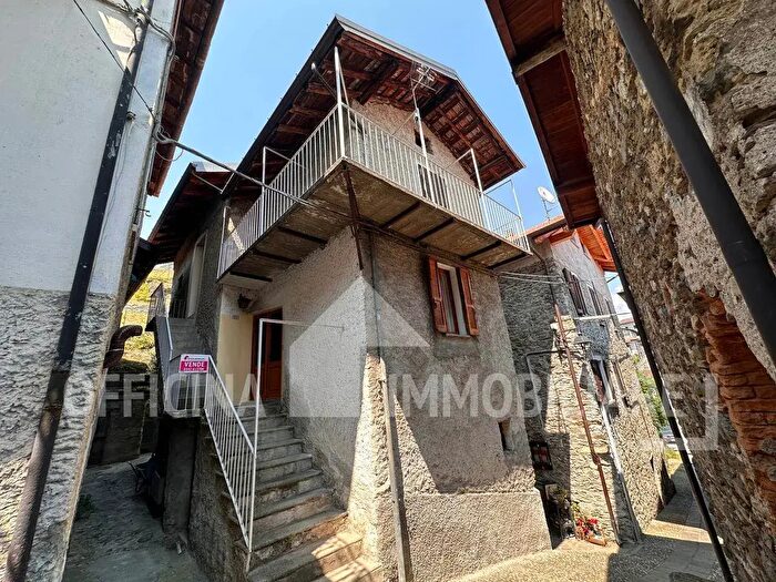 Casa con 5 locali in vendita in Via Cassera, Vercana
