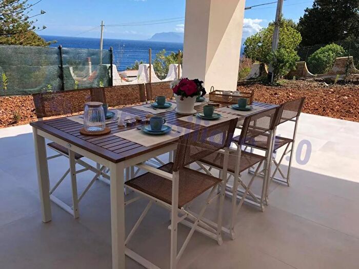 Casa con 6 locali in vendita in Contrada Mazzo di Sciacca Castellammare del Golfo, Castellammare Del Golfo