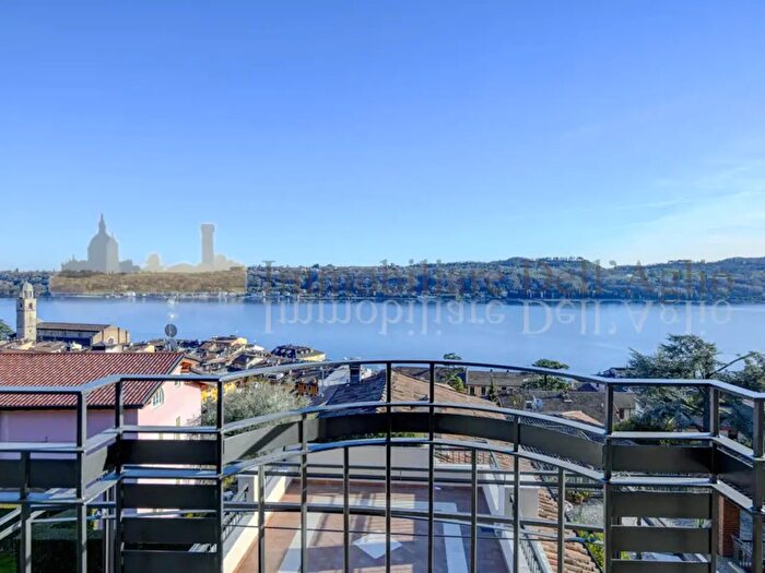 Appartamento quadrilocale in affitto in Via Carla Mortari, Salo