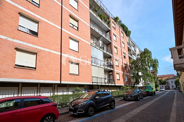 Appartamento trilocale in vendita in Via Talamoni, Monza