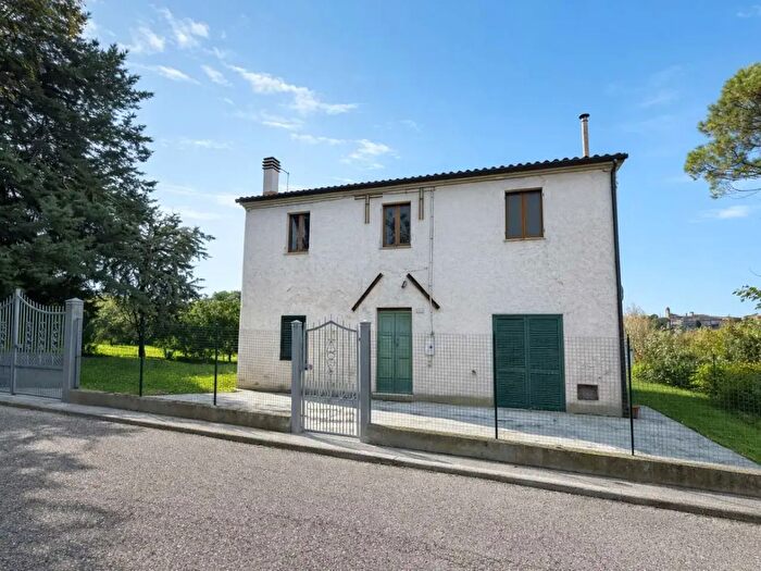 Casa quadrilocale in vendita in Via Cerrete, San Paolo Di Jesi