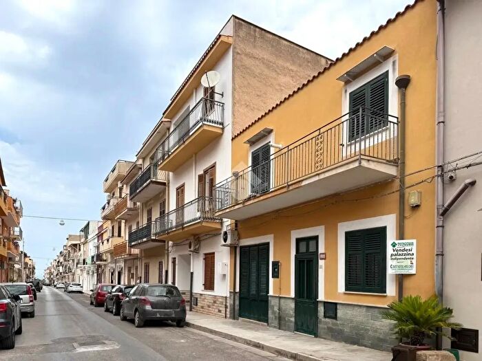 Casa con 9 locali in vendita in Via Imbriani, Cinisi