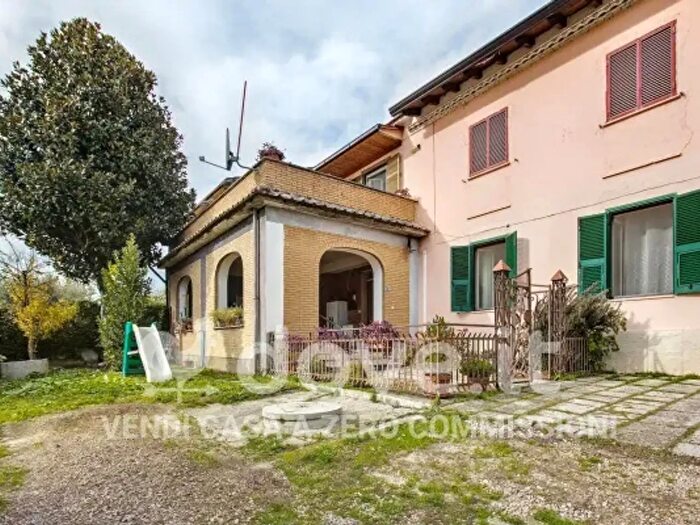 Casa con 5 locali in vendita in Via Cavoni, Frosinone