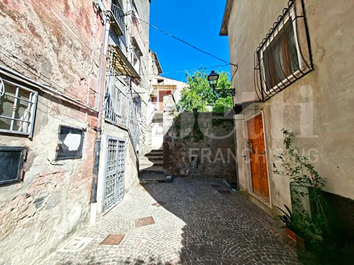 Casa trilocale in vendita in Via San Michele Arcangelo, Teano