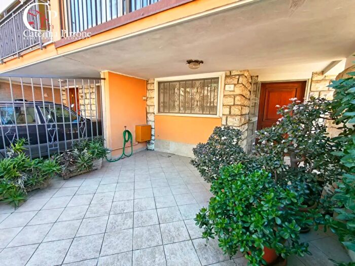 Casa con 7 locali in vendita in Via Pola, Viareggio