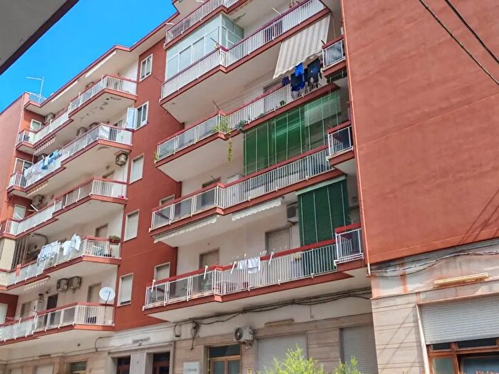 Appartamento con 5 locali in vendita in Via Polibio, Siracusa