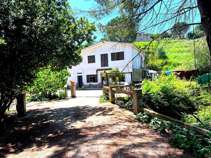 Casa con 11 locali in vendita in Contrada Pizzillo, Baucina