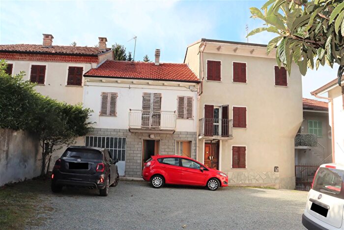 Casa con 5 locali in vendita in Calosso Asti, Isola DAsti