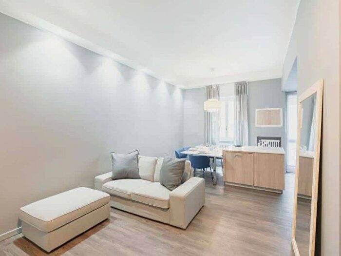 Appartamento trilocale in affitto in Via Giuseppe Biancardi, Monte Rosa Lotto, Milano