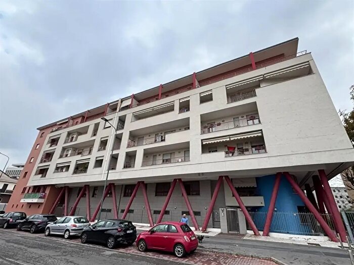Appartamento bilocale in affitto in Via Ernesto Breda, Milano