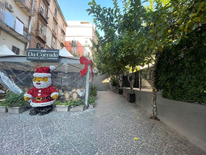 Appartamento bilocale in affitto in Via Foria, Napoli