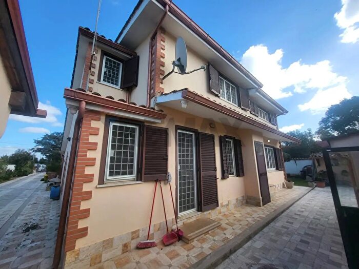 Casa con 6 locali in vendita in Via Luigi Boccherini, Anzio