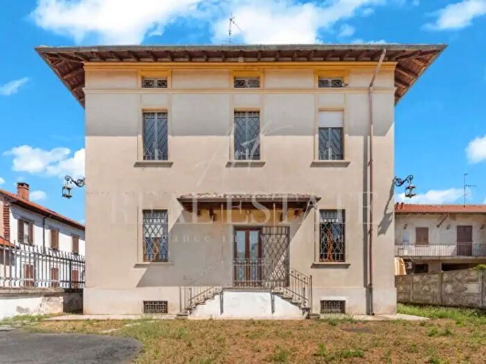 Casa con 5 locali in vendita in Via Giuseppe Garibaldi, Cuggiono